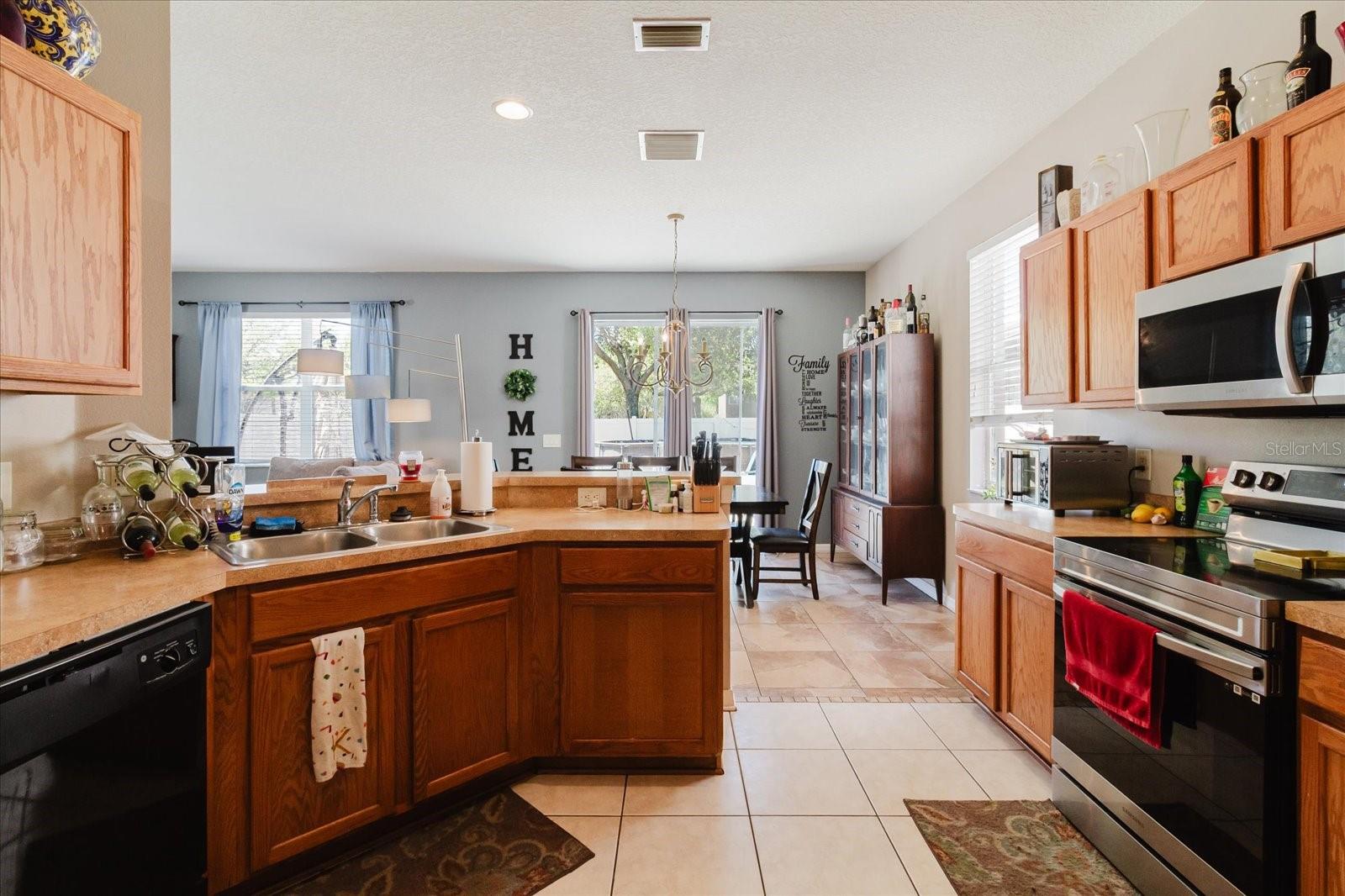 15521 LONG CYPRESS DR — photo 8