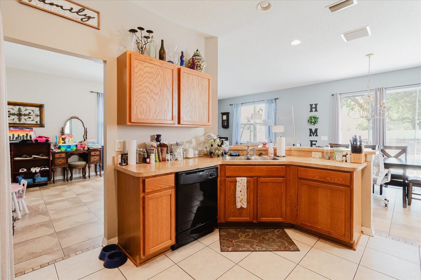 15521 LONG CYPRESS DR — photo 32