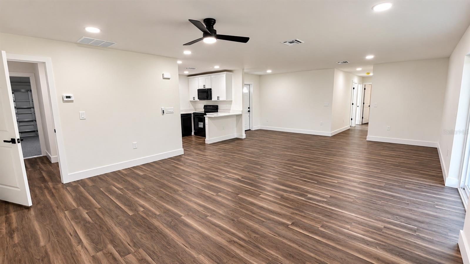 3067 QUARTER ST — photo 12