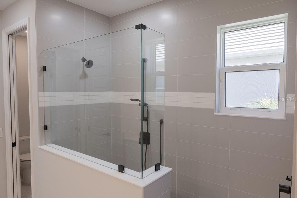 8100 SLIPWAY DR — photo 18