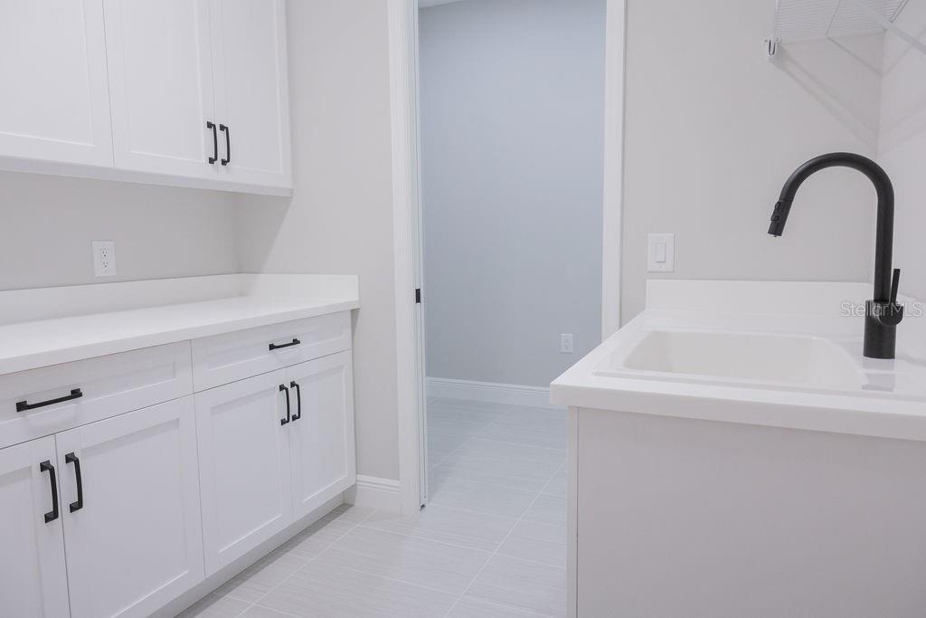 8100 SLIPWAY DR — photo 34