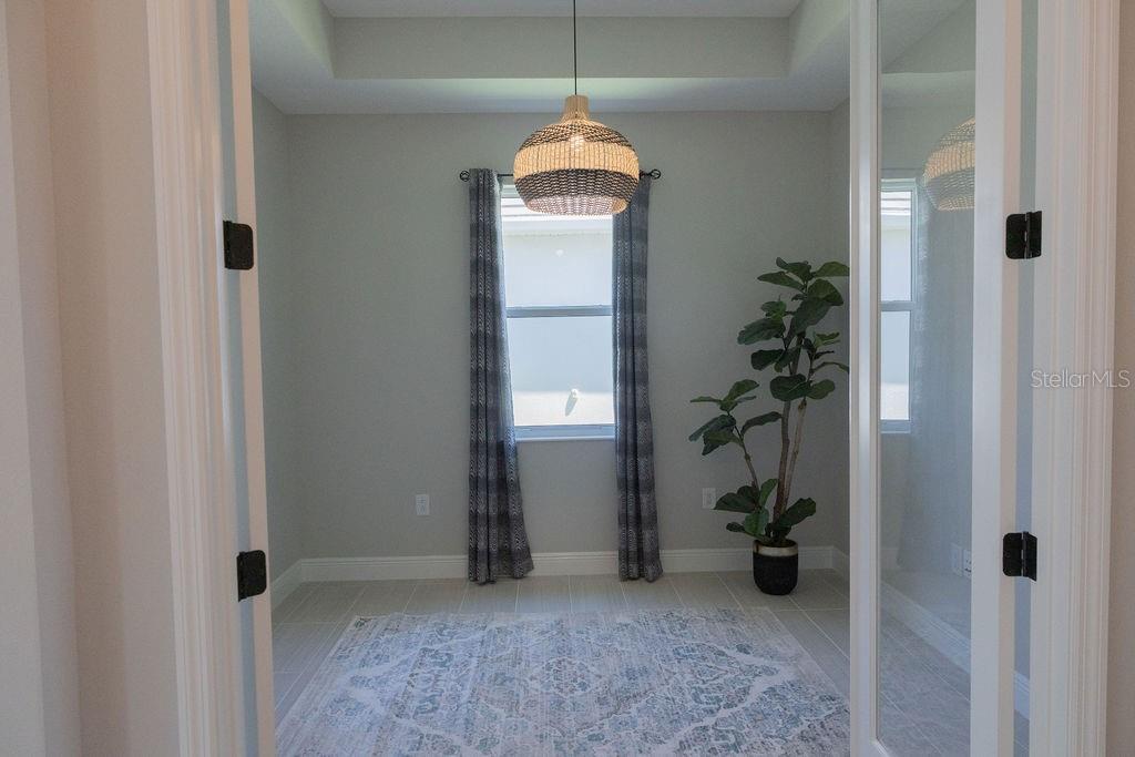 8100 SLIPWAY DR — photo 4