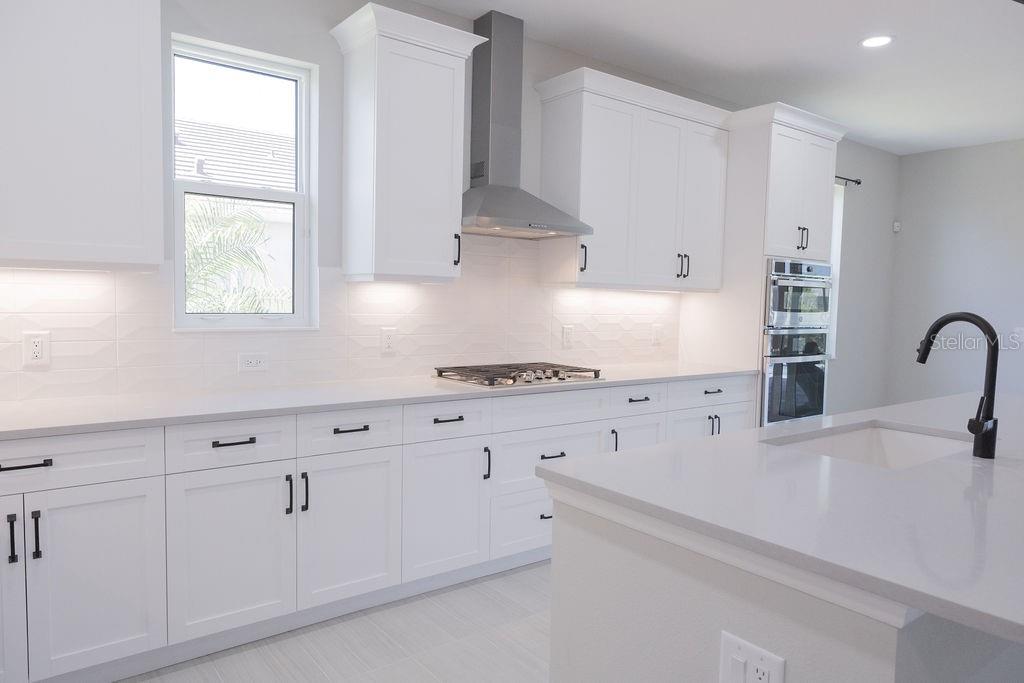 8100 SLIPWAY DR — photo 11