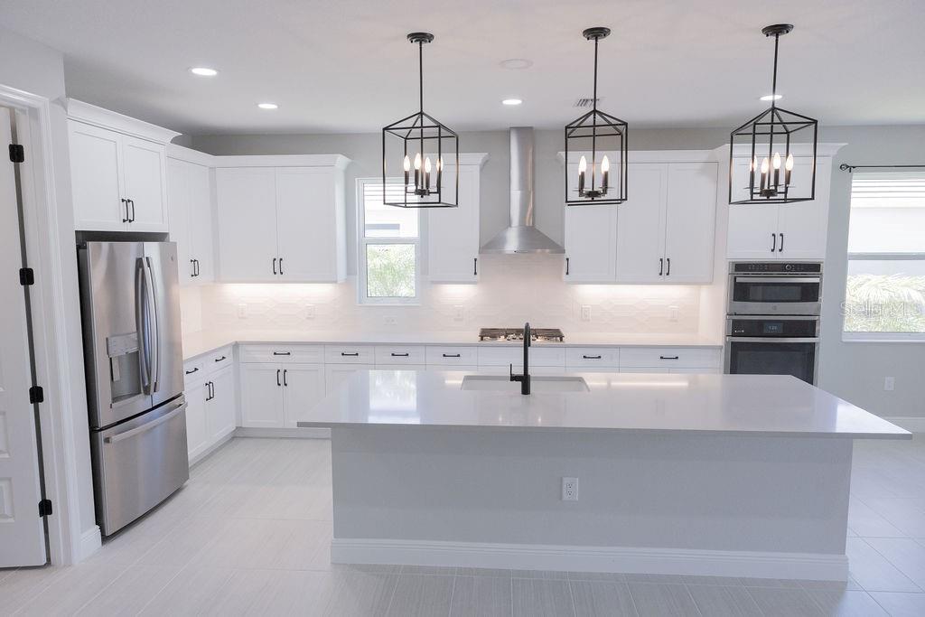 8100 SLIPWAY DR — photo 10