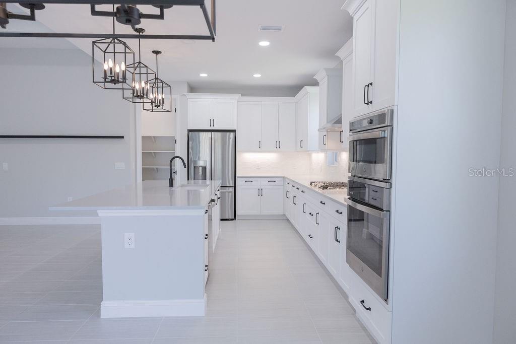 8100 SLIPWAY DR — photo 9