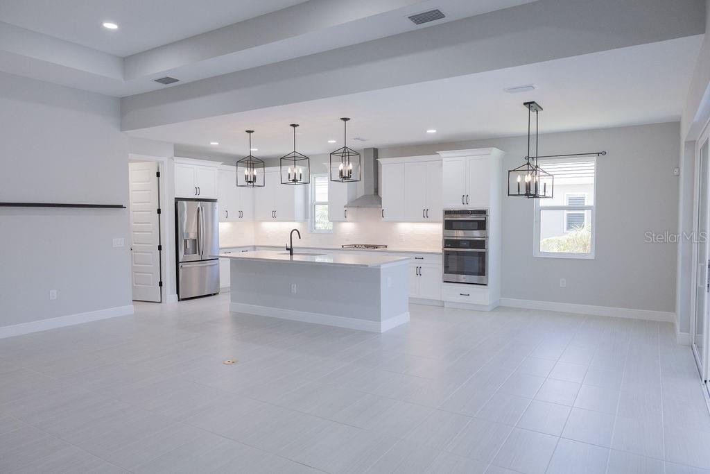 8100 SLIPWAY DR — photo 7
