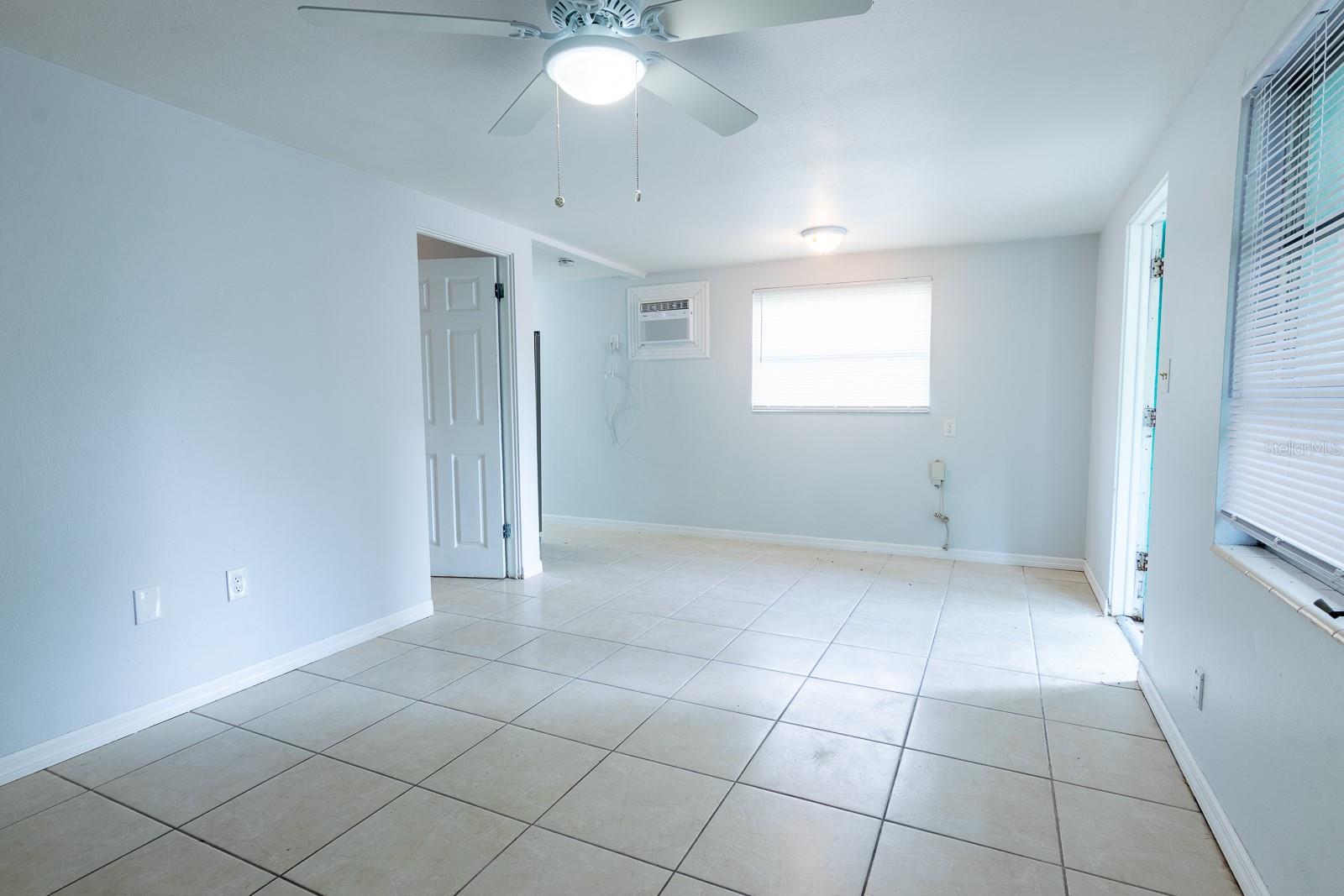 610 N EAST AVE — photo 42