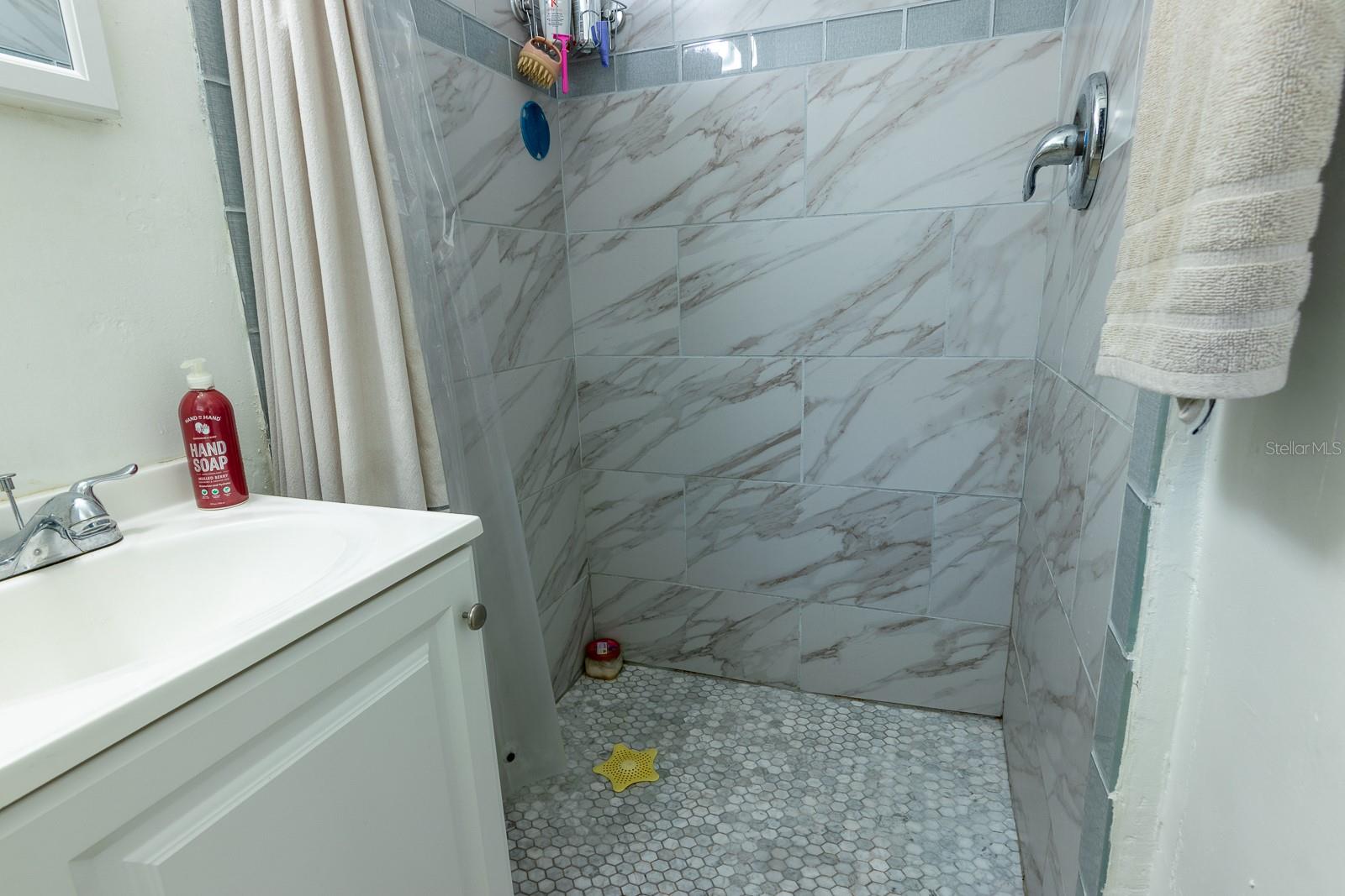 610 N EAST AVE — photo 11