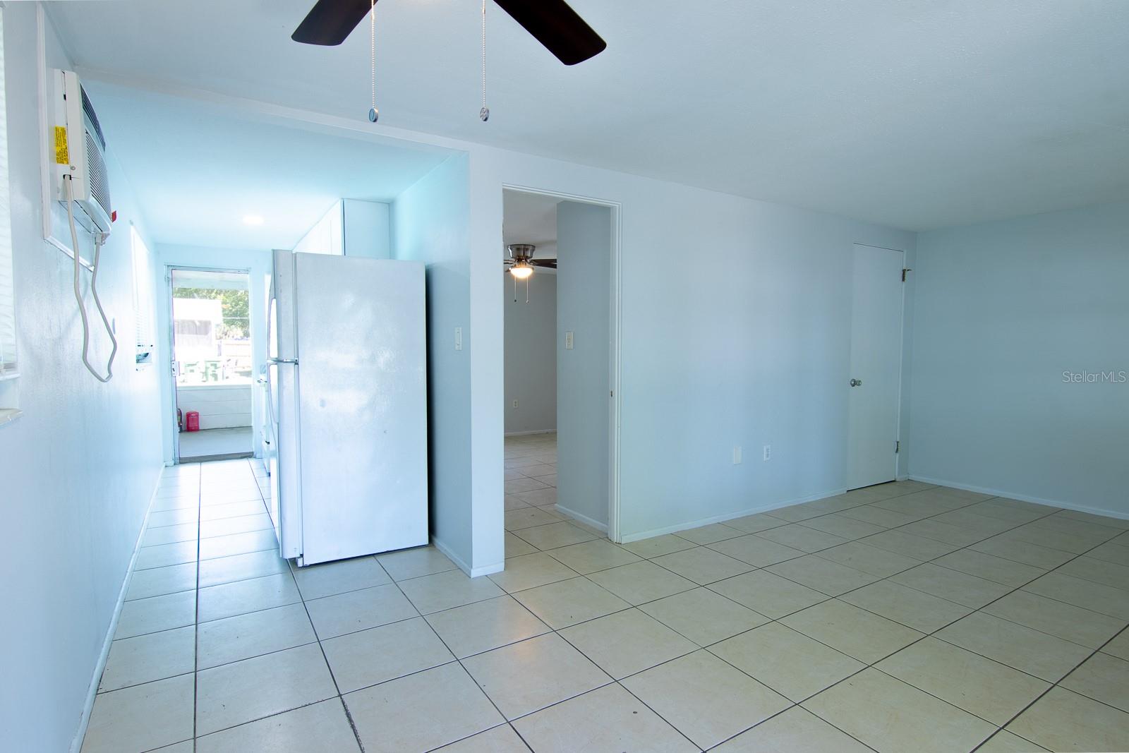 610 N EAST AVE — photo 25
