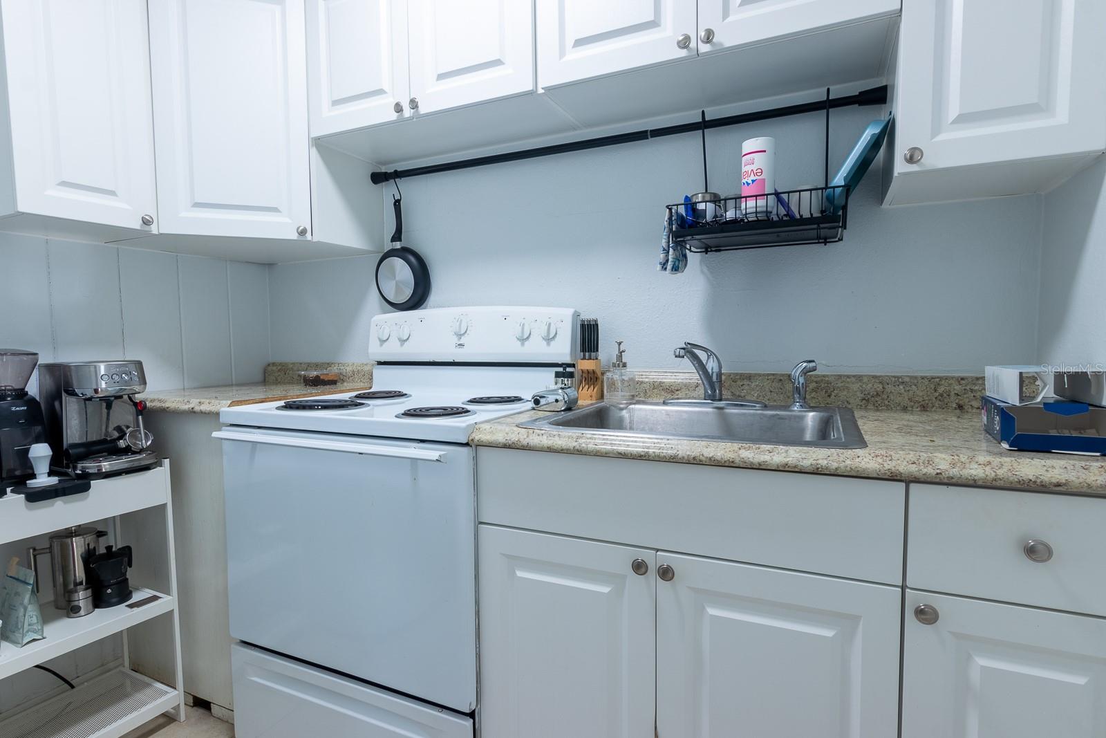 610 N EAST AVE — photo 5