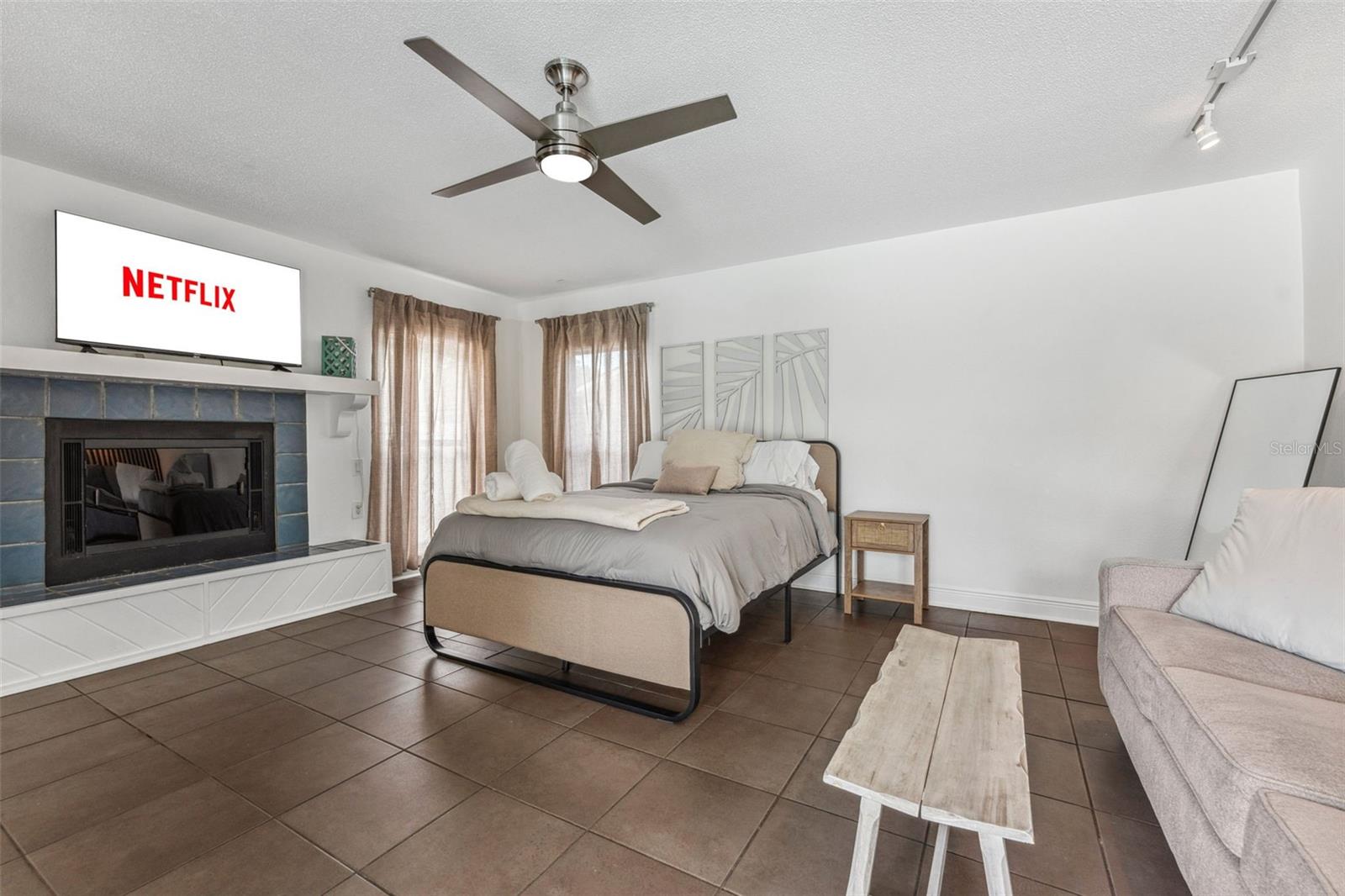1584 OAK LANE — photo 43