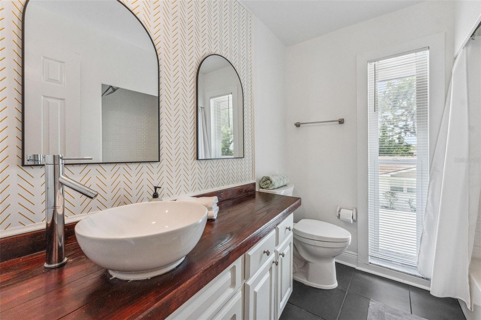 1584 OAK LANE — photo 51