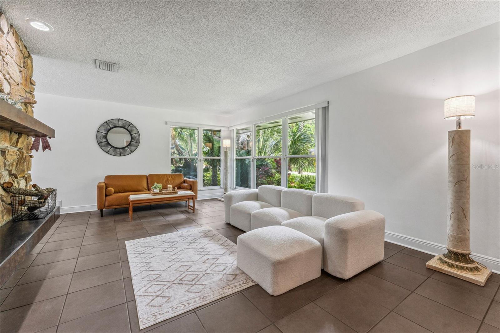 1584 OAK LANE — photo 37