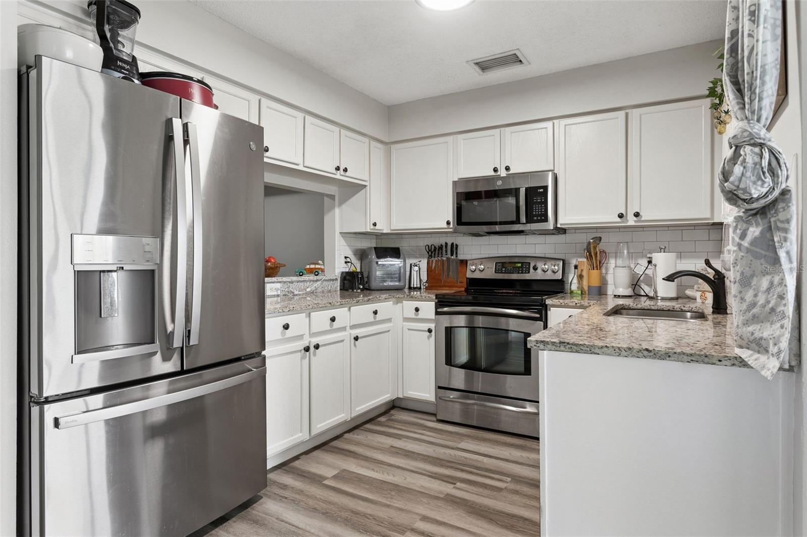 425 KENSINGTON LAKE CIR — photo 8