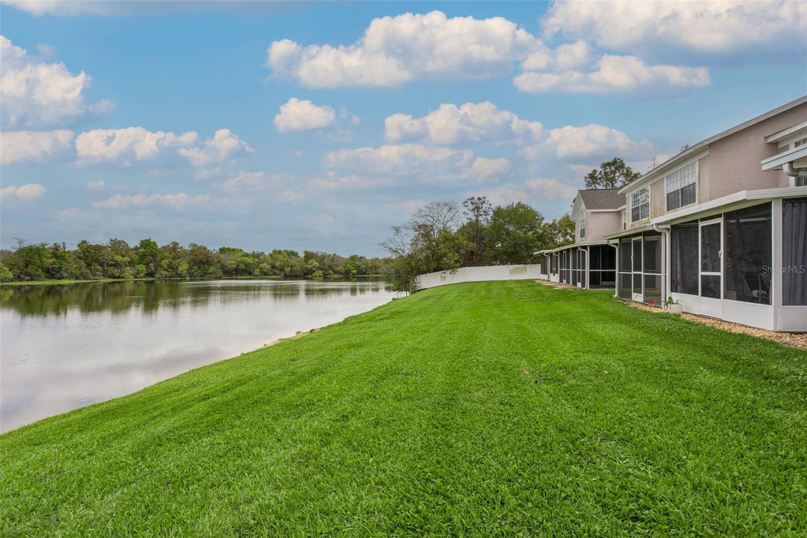 425 KENSINGTON LAKE CIR — photo 26