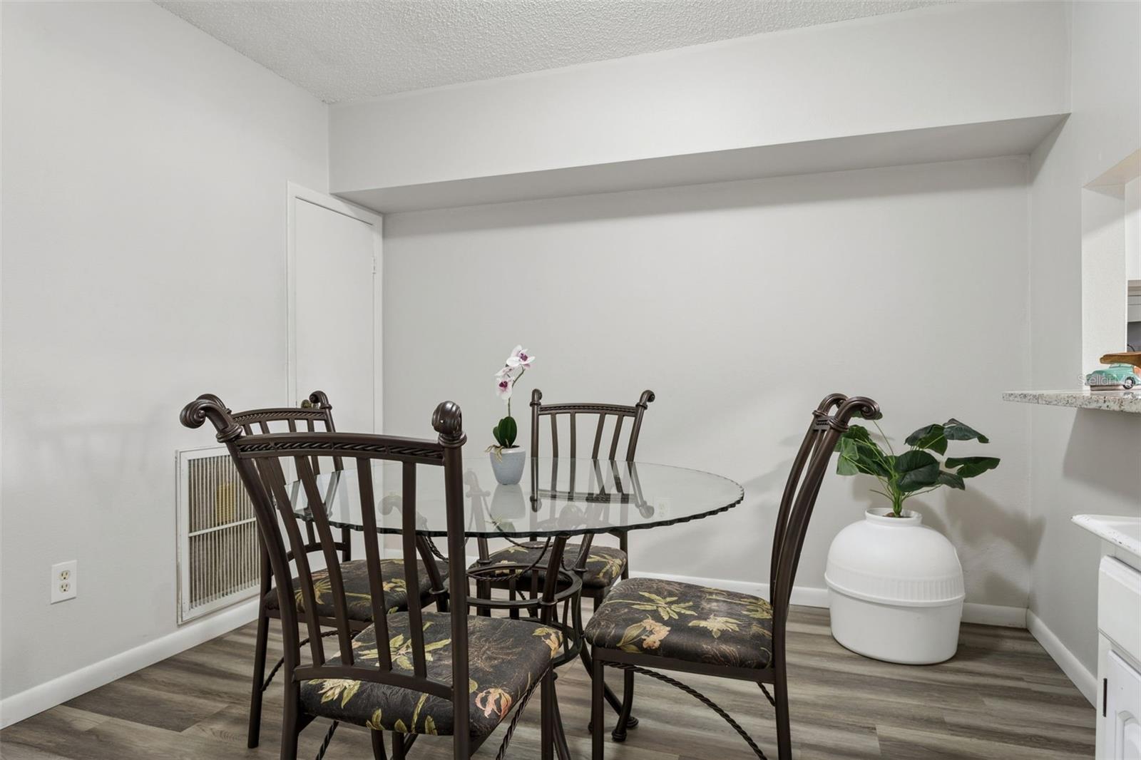 425 KENSINGTON LAKE CIR — photo 7