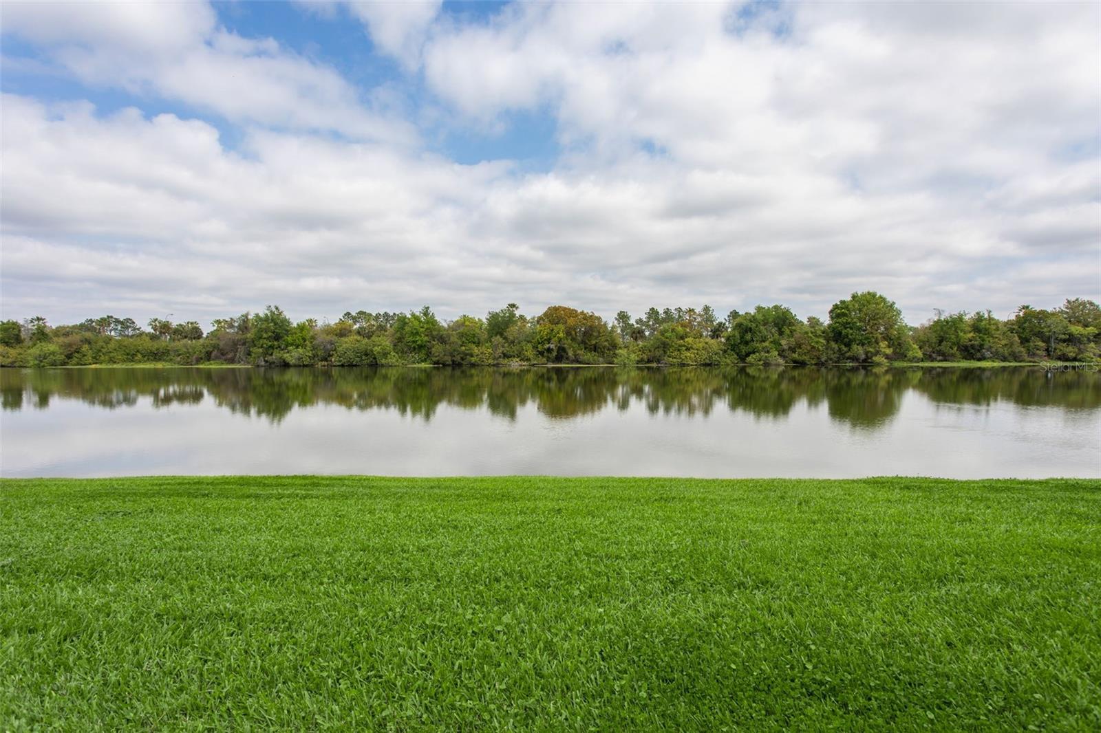 425 KENSINGTON LAKE CIR — photo 24