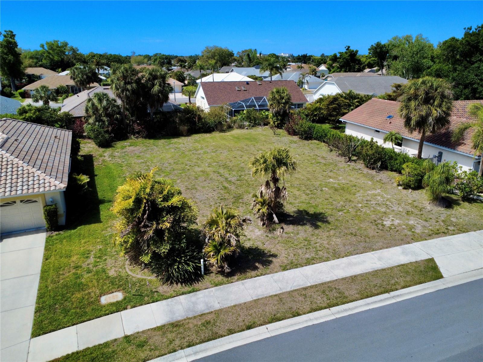 565 PARK ESTATES SQ — photo 3