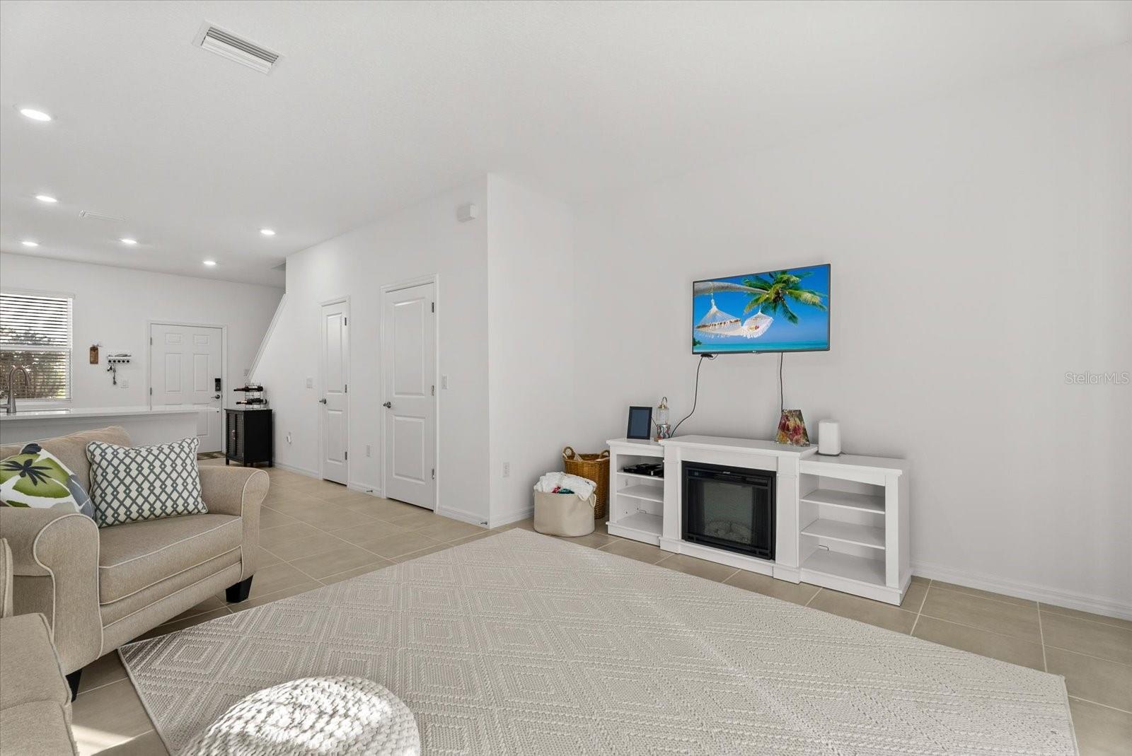 8780 DAYBREAK ST — photo 16