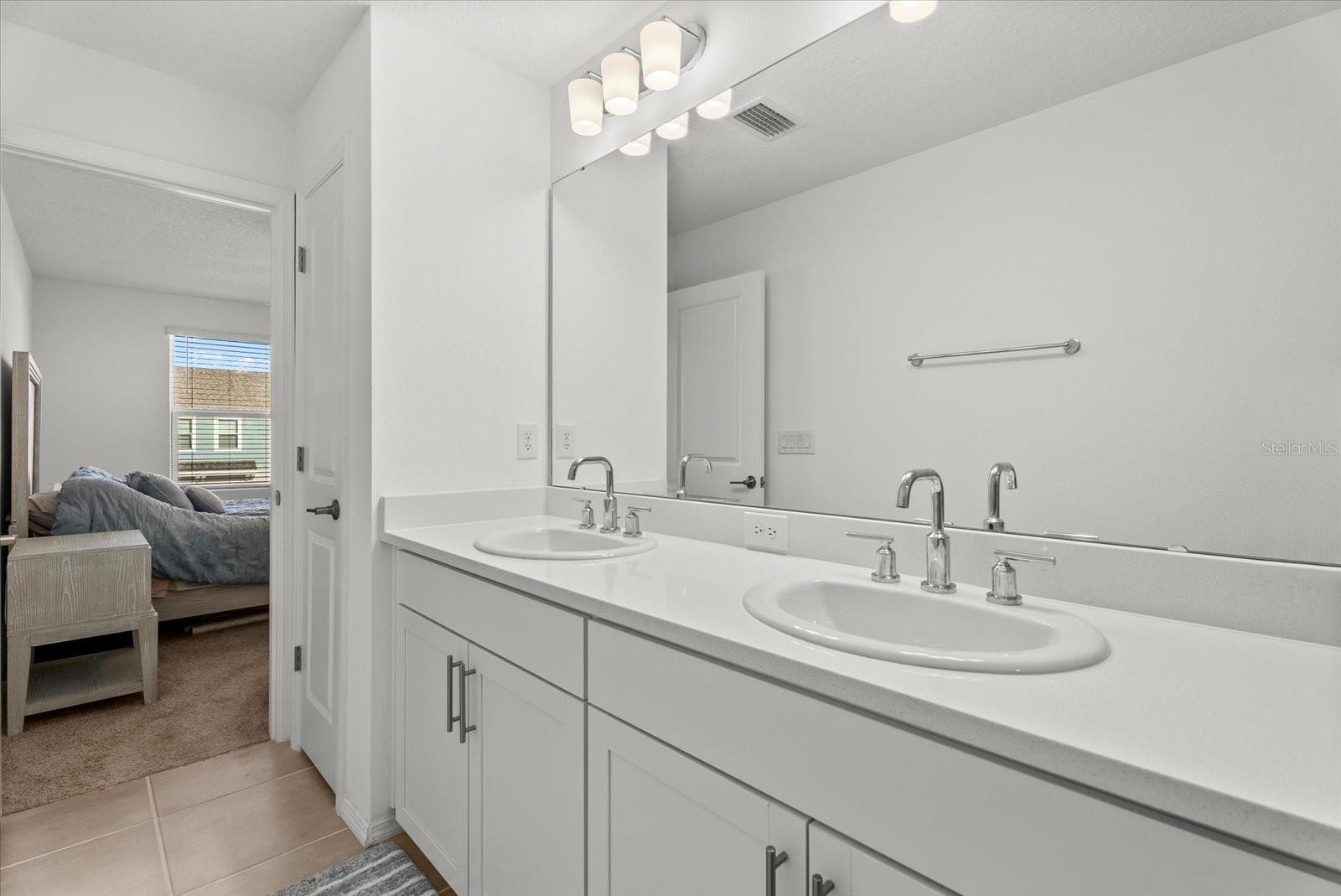 8780 DAYBREAK ST — photo 22