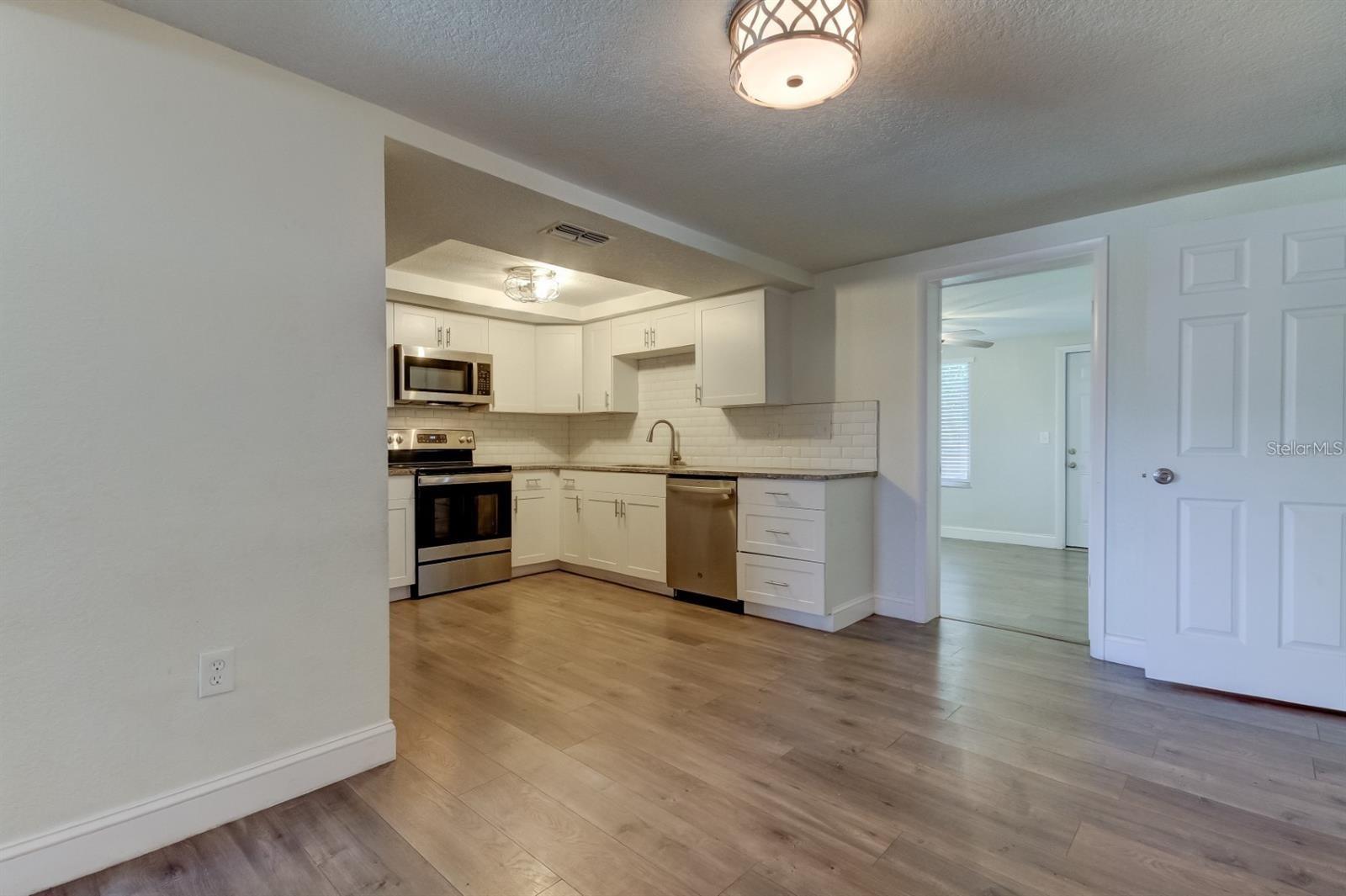 7144 FAIRFAX DR — photo 8