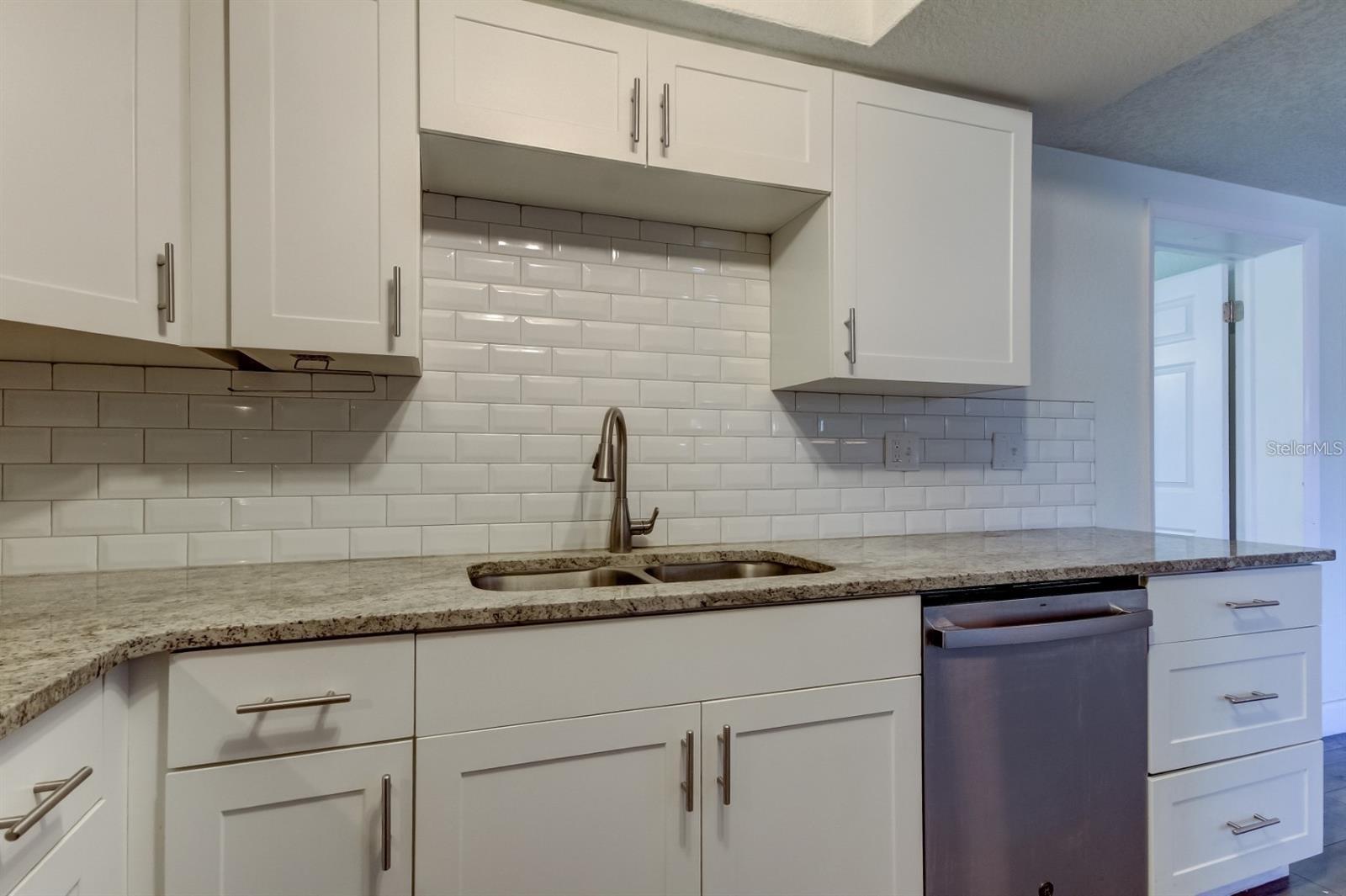 7144 FAIRFAX DR — photo 18