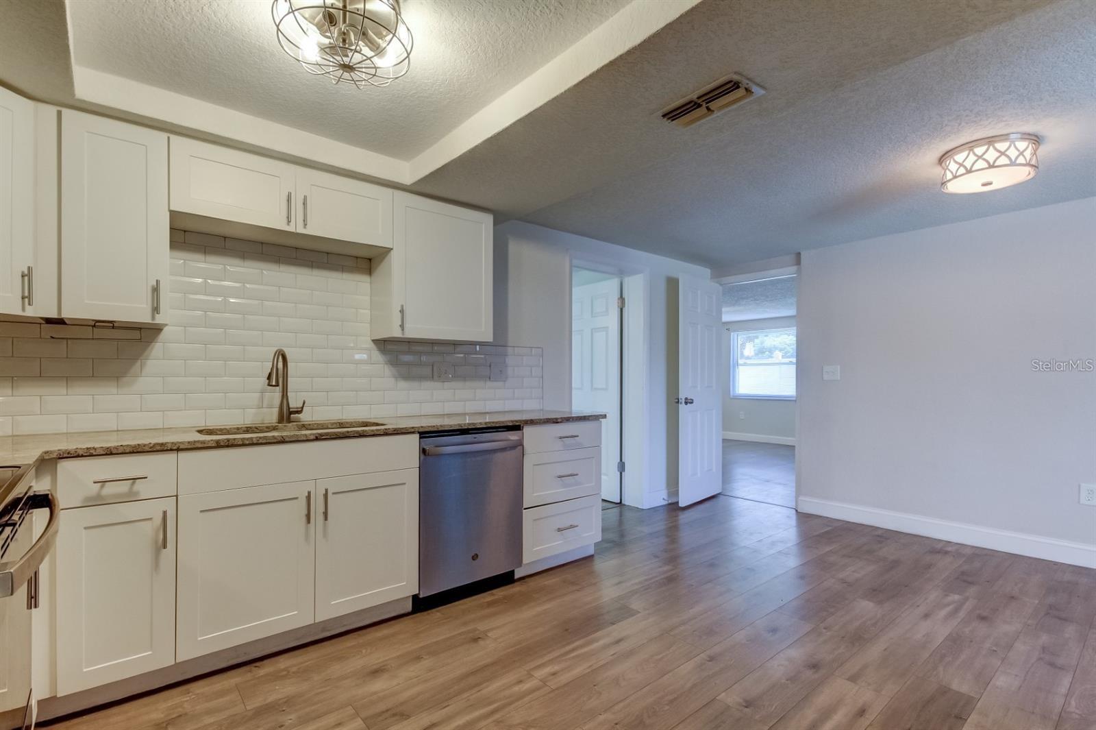 7144 FAIRFAX DR — photo 19