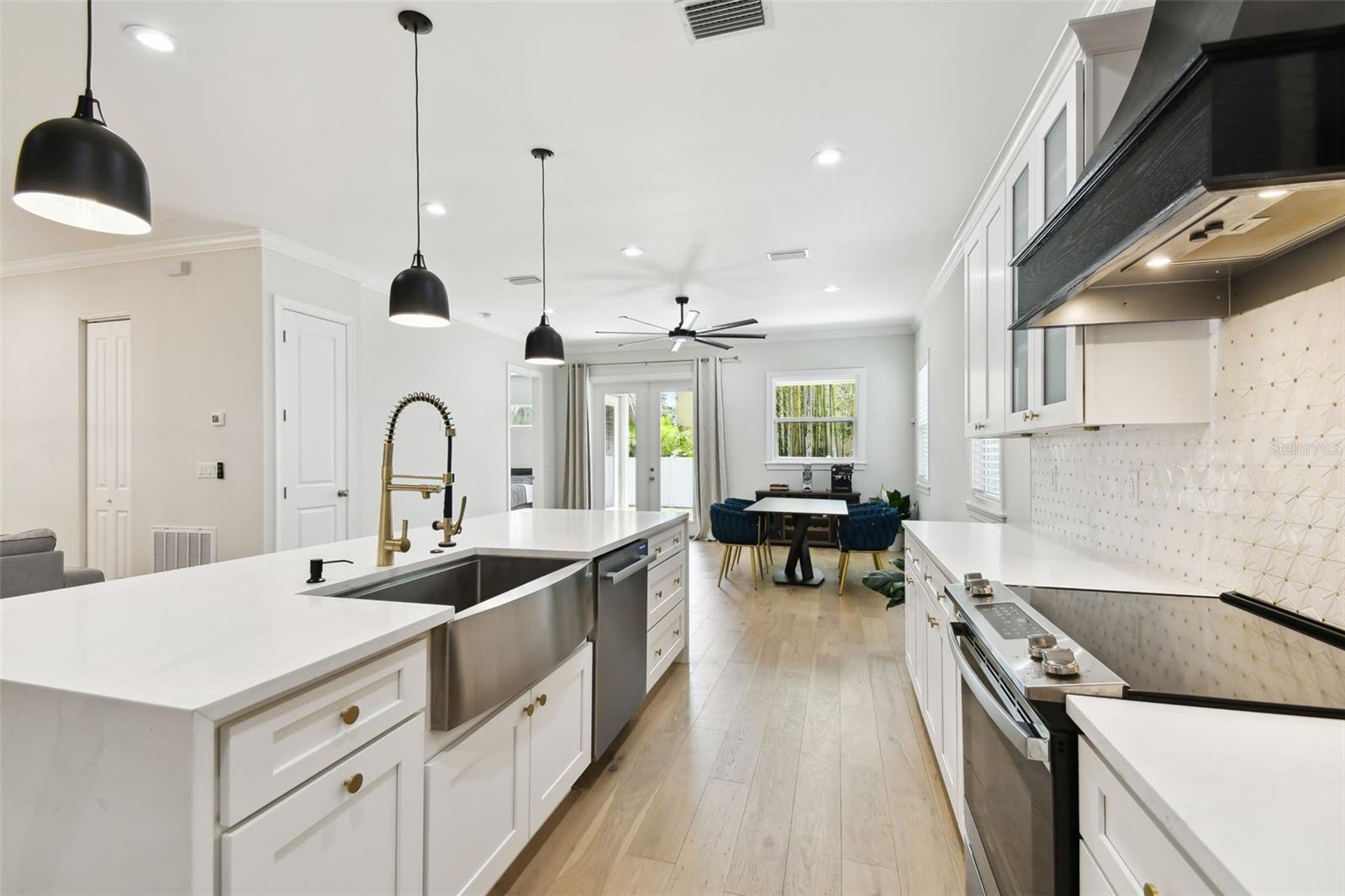 3106 W CHEROKEE AVE — photo 10