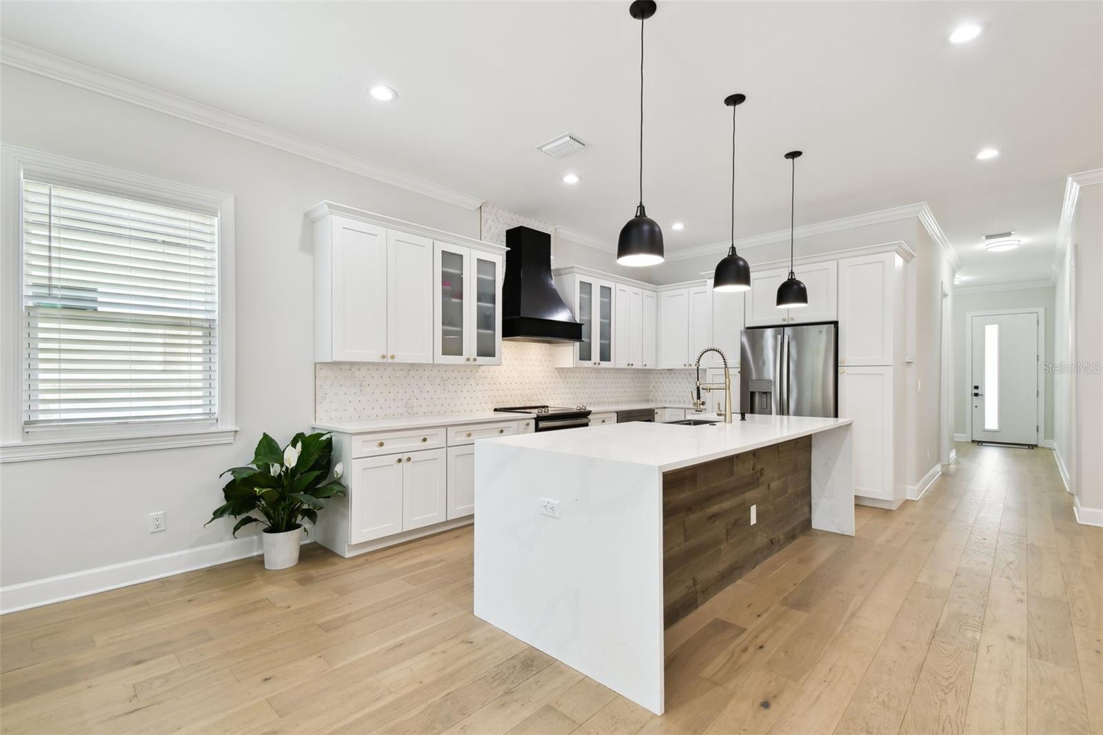 3106 W CHEROKEE AVE — photo 4