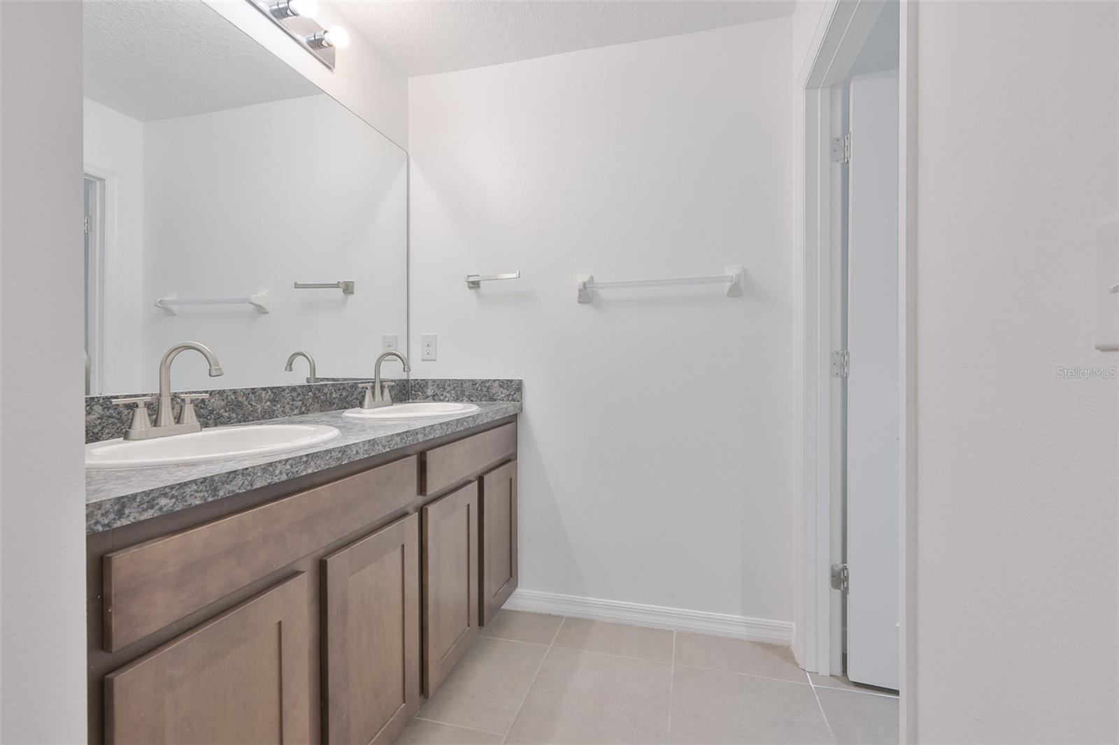 5461 MAGDALENE WAY — photo 32