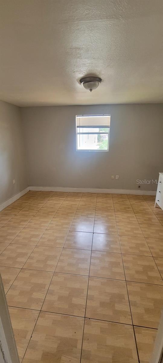 4204 N MANHATTAN AVE — photo 5