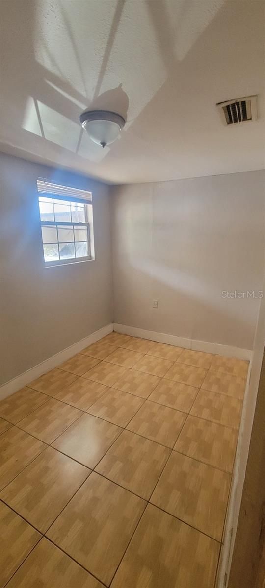 4204 N MANHATTAN AVE — photo 7