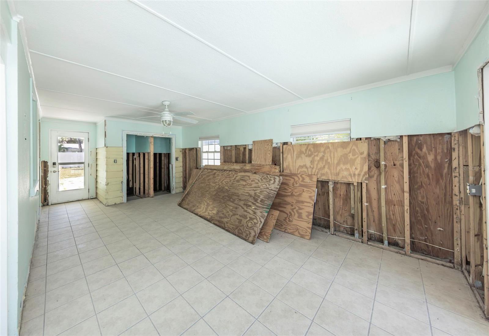 875 BRUCE AVE — photo 10
