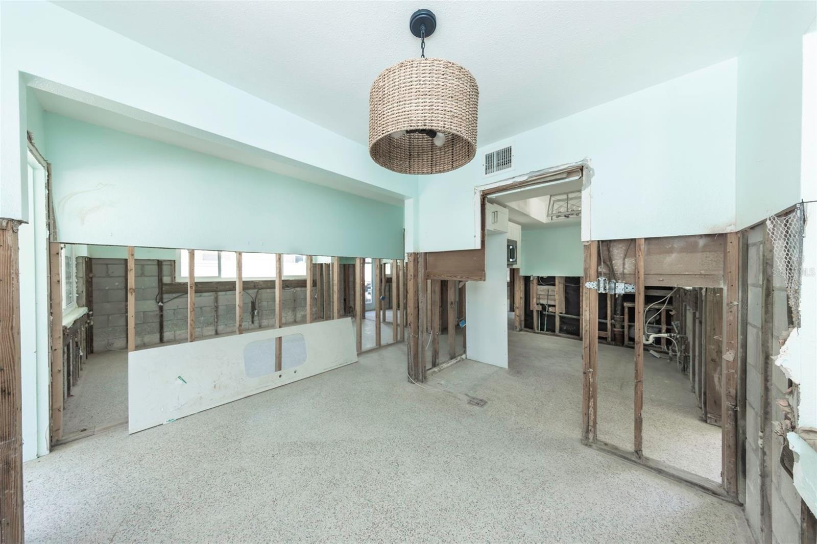 875 BRUCE AVE — photo 15