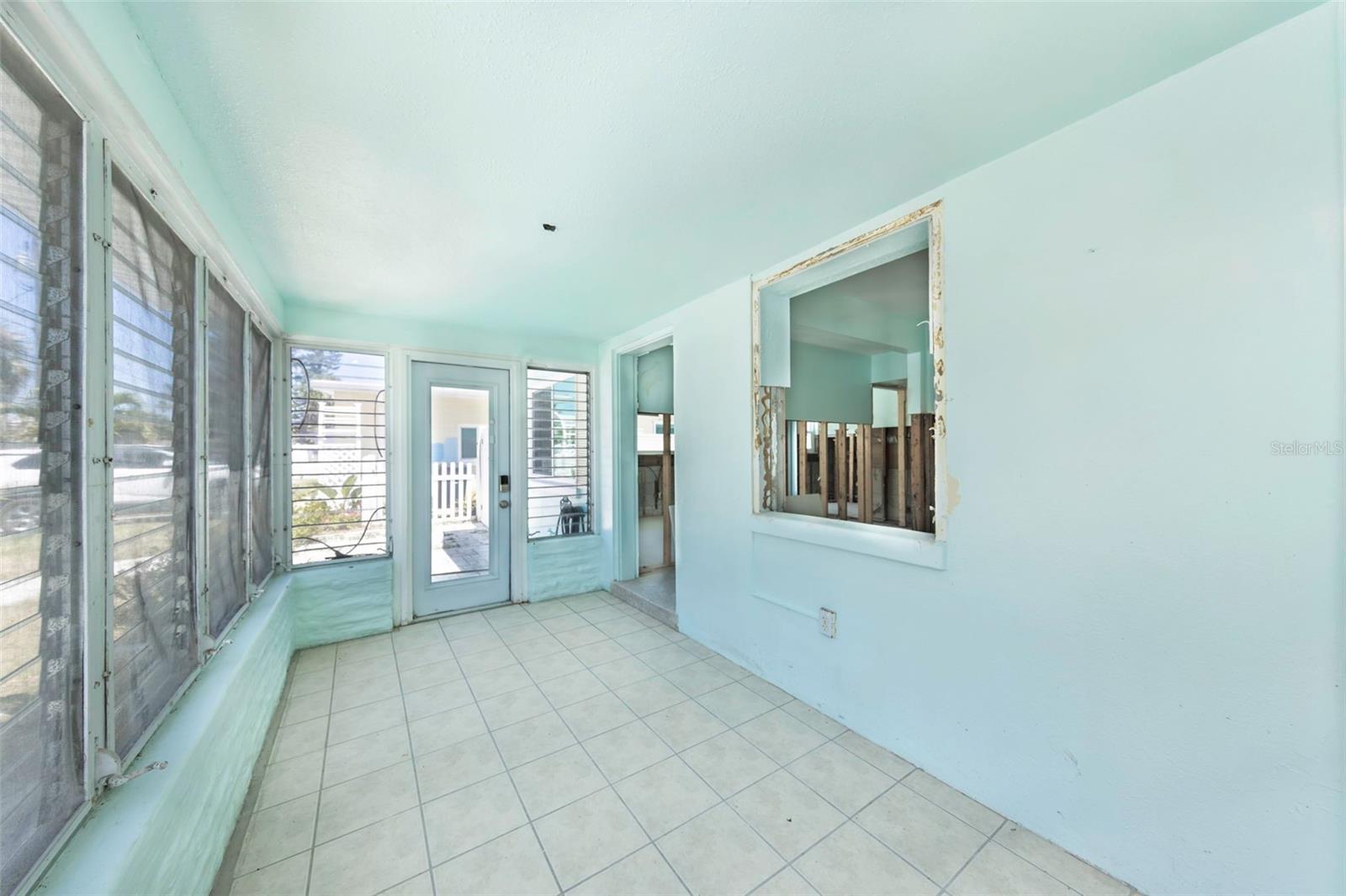875 BRUCE AVE — photo 8