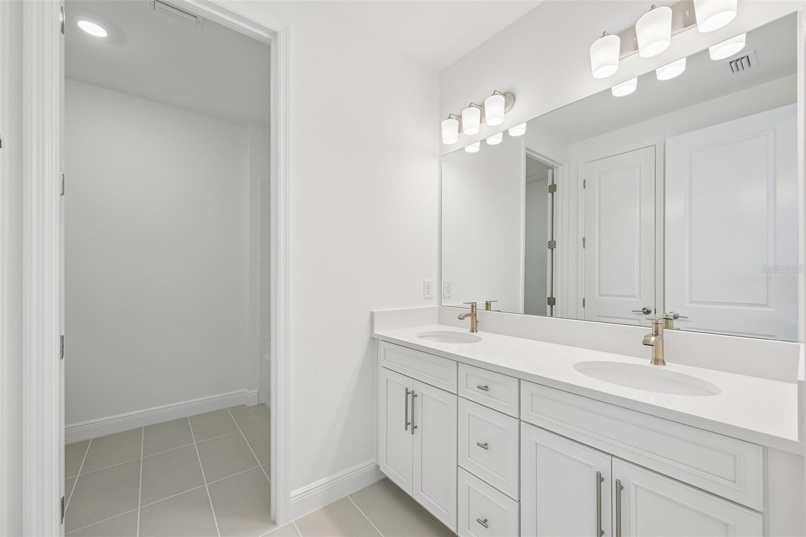 7551 HAWKSTONE DR — photo 22