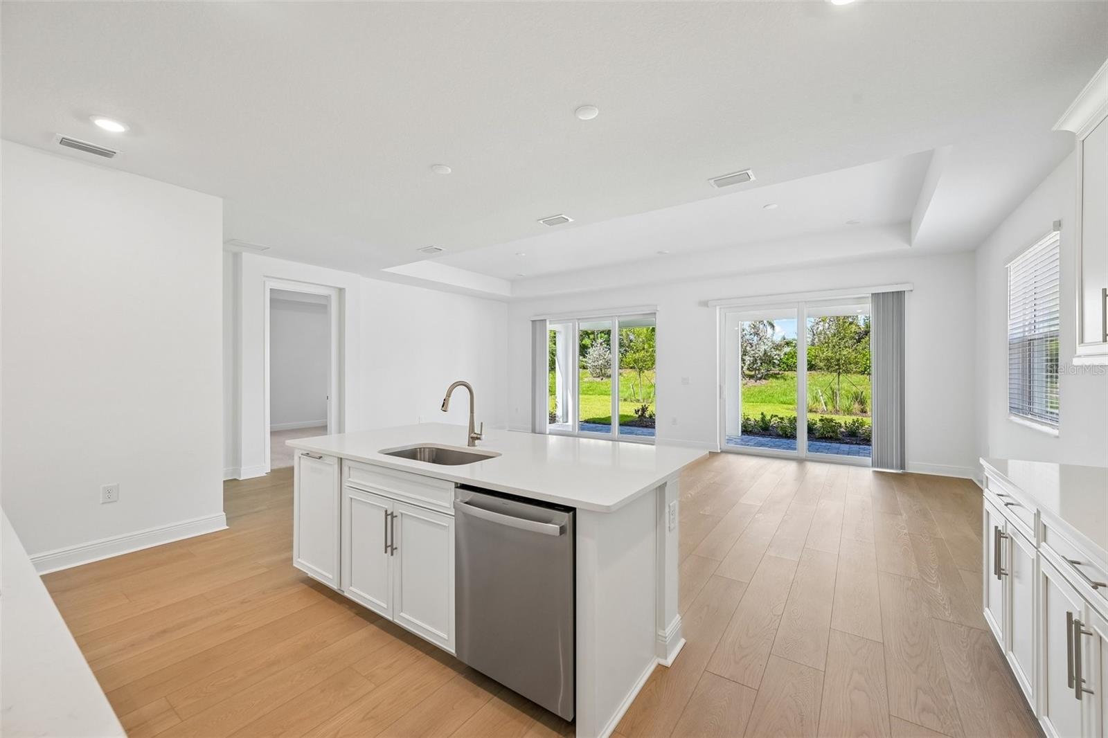 7551 HAWKSTONE DR — photo 5