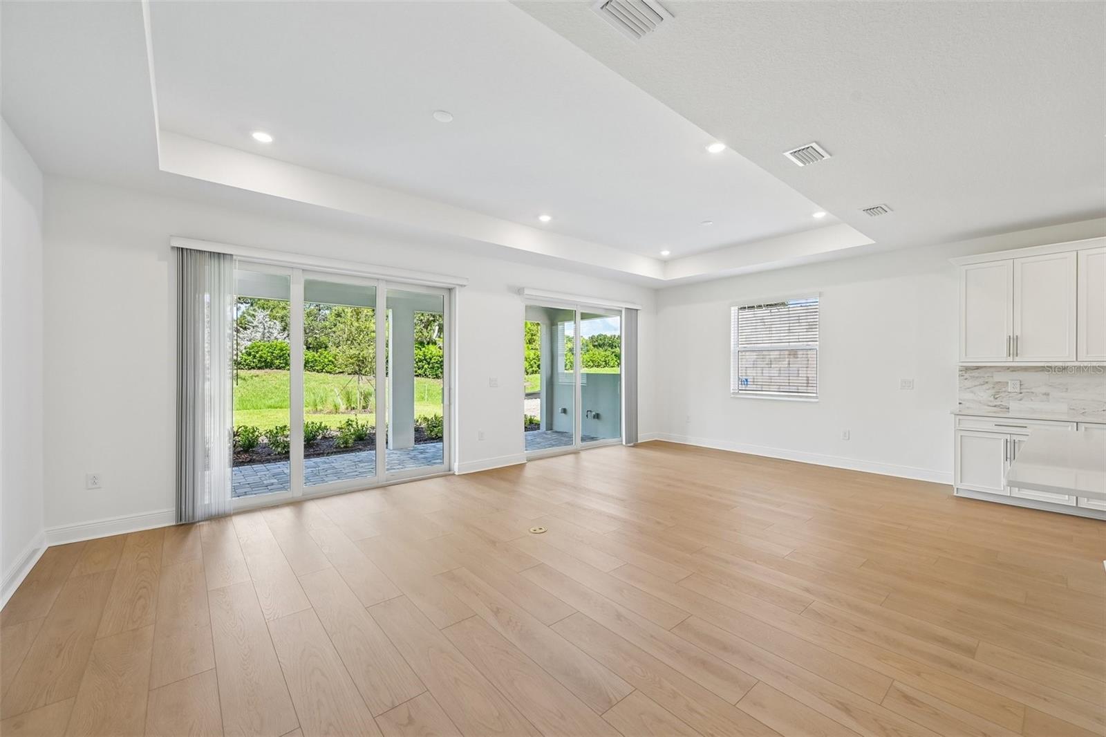 7551 HAWKSTONE DR — photo 10
