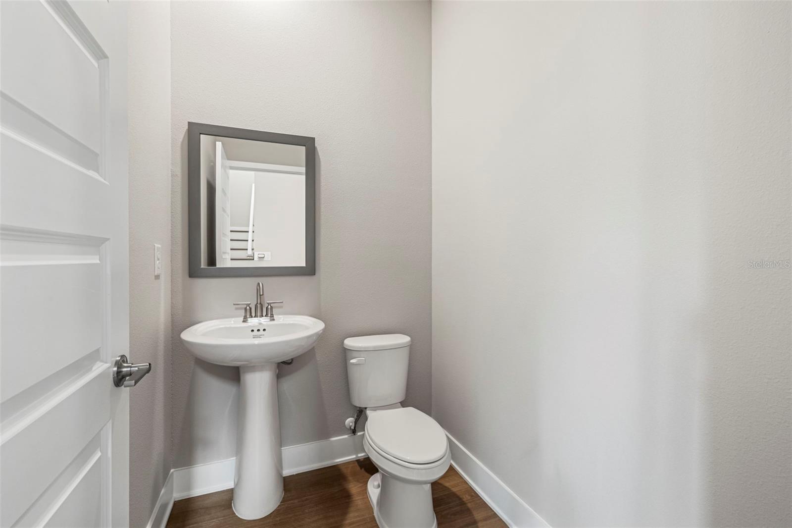1526 W ARCH ST — photo 36