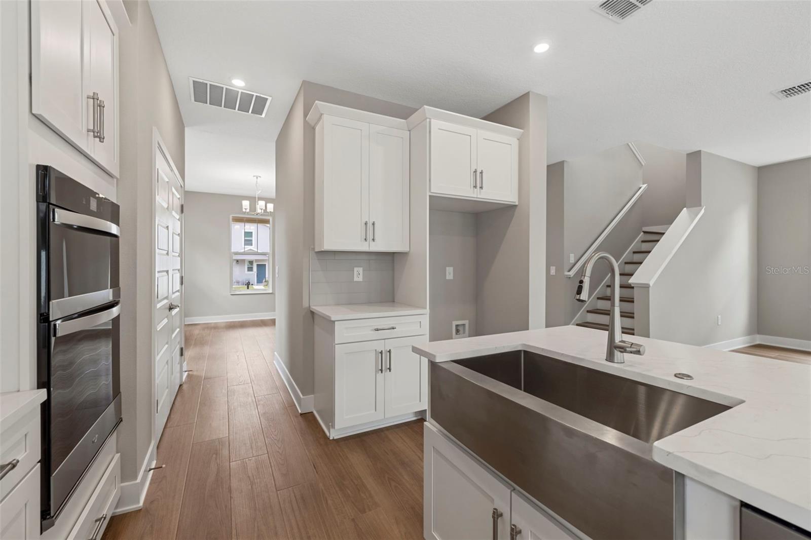 1526 W ARCH ST — photo 27