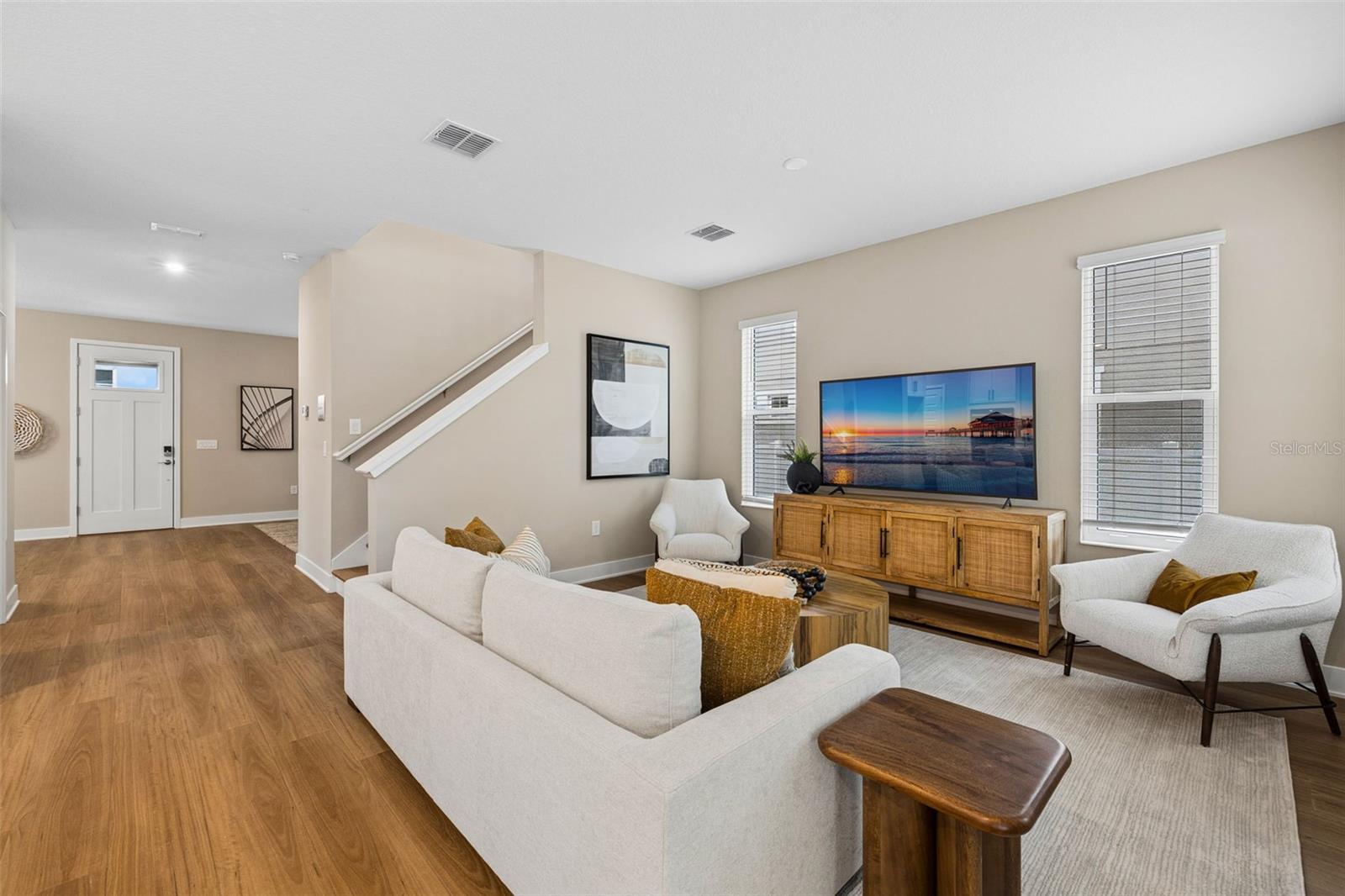 1526 W ARCH ST — photo 10