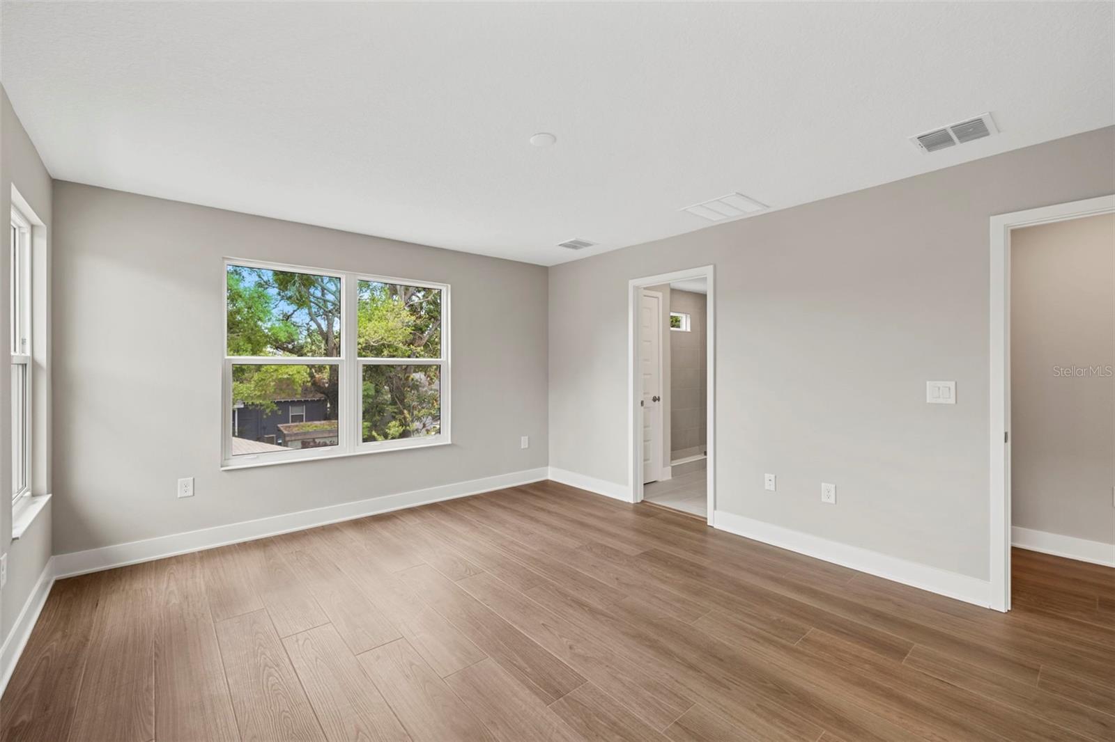 1526 W ARCH ST — photo 38