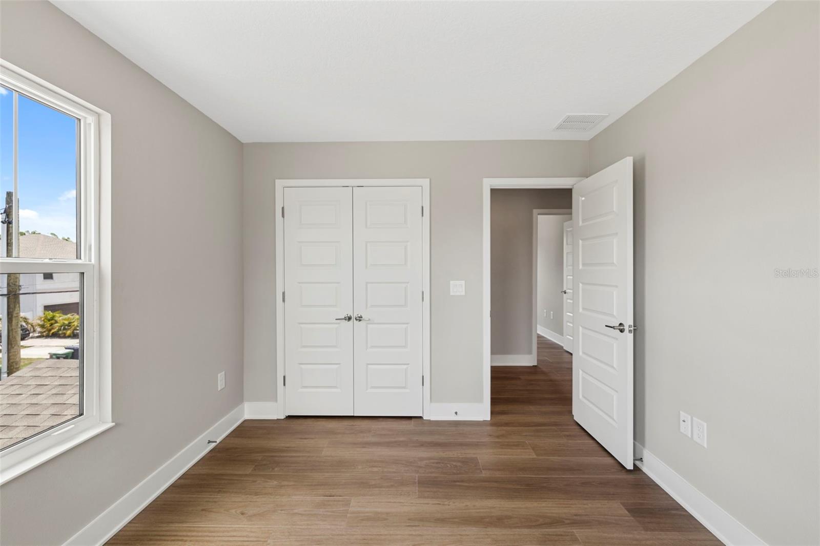 1526 W ARCH ST — photo 44