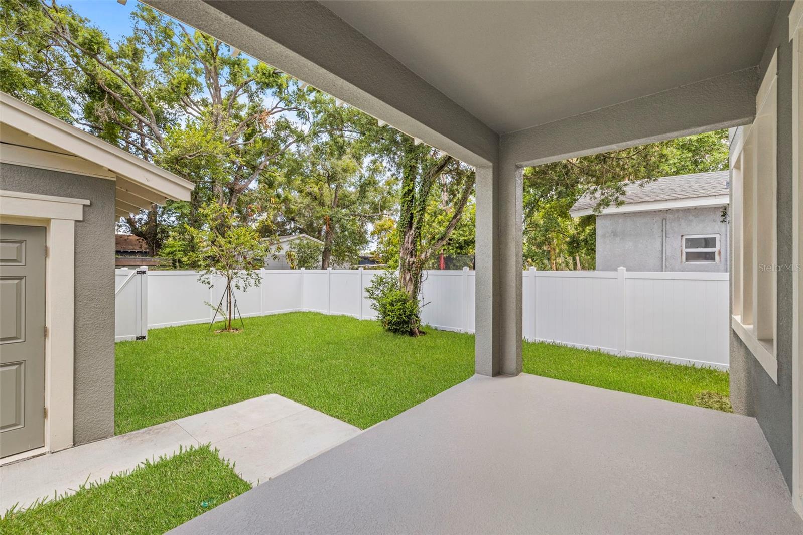 1526 W ARCH ST — photo 48