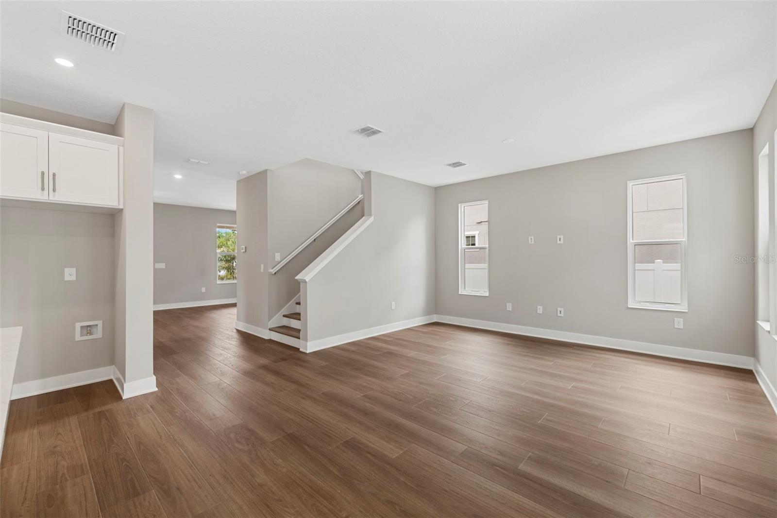 1526 W ARCH ST — photo 31