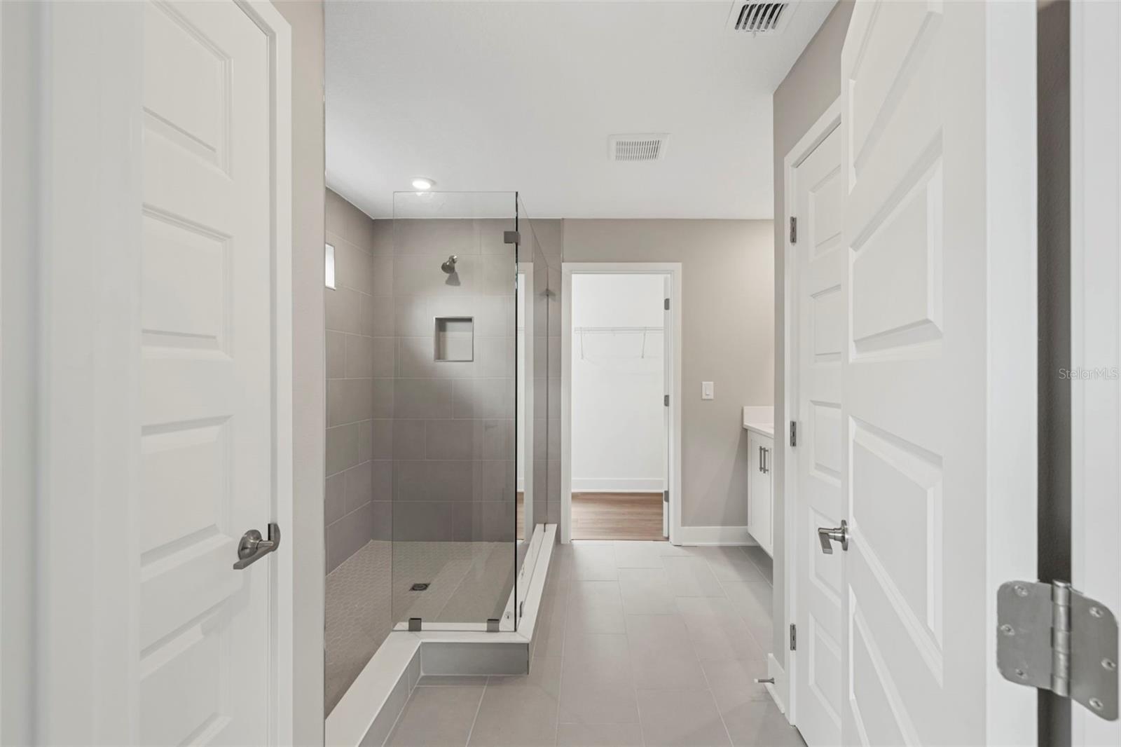 1526 W ARCH ST — photo 41