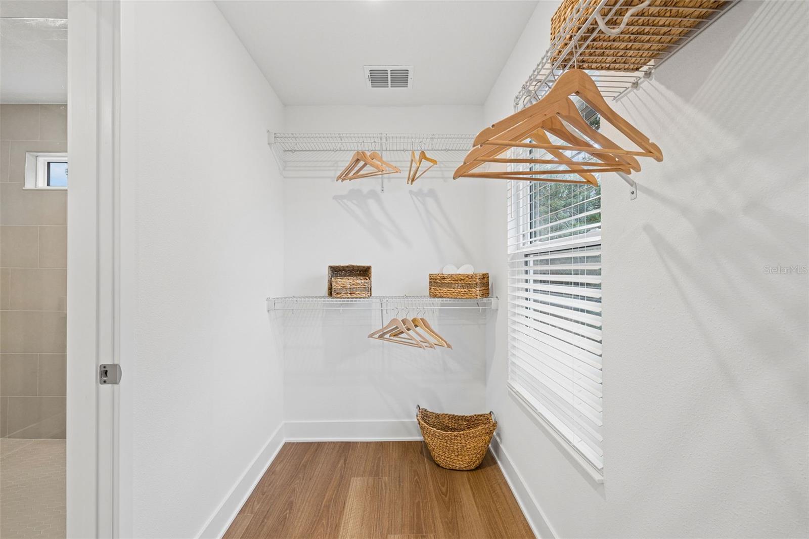 1526 W ARCH ST — photo 23