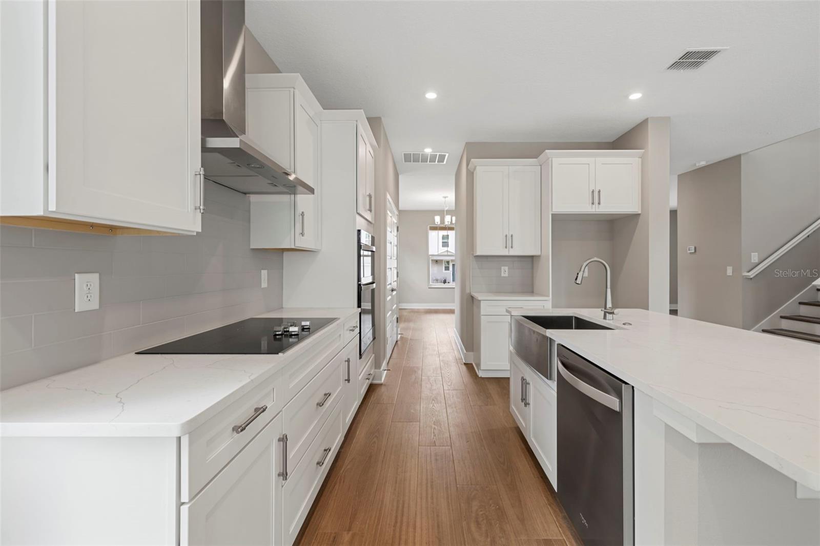 1526 W ARCH ST — photo 28