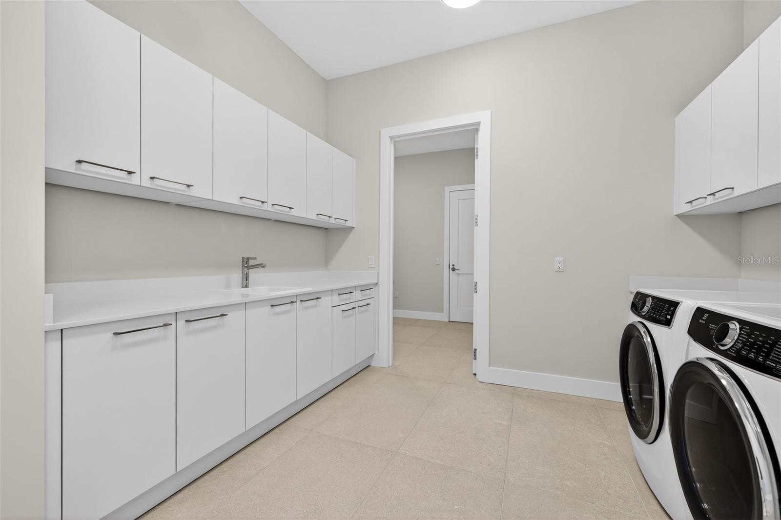 275 1ST AVE S #4202 — photo 41