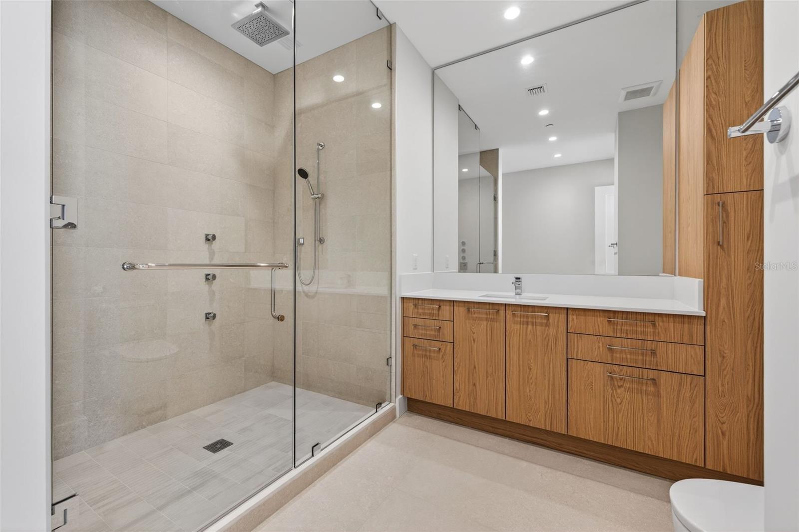 275 1ST AVE S #4202 — photo 38